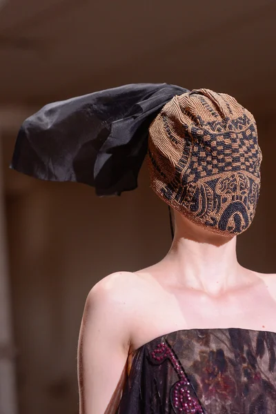 Look 14